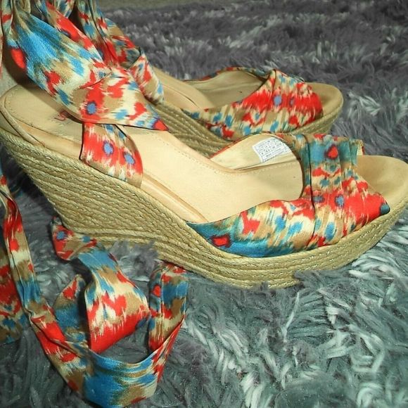 UGG OPEN TOE SANDALS ANKLE TIE WEDGES STRAPPY WRAP LUCIANNA HEELS~WOMENS SIZE 8 - Picture 2 of 9